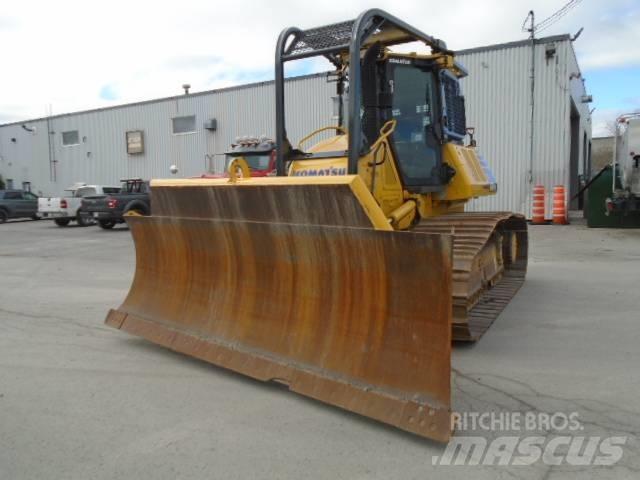 Komatsu D61PX-24 크롤러 도저
