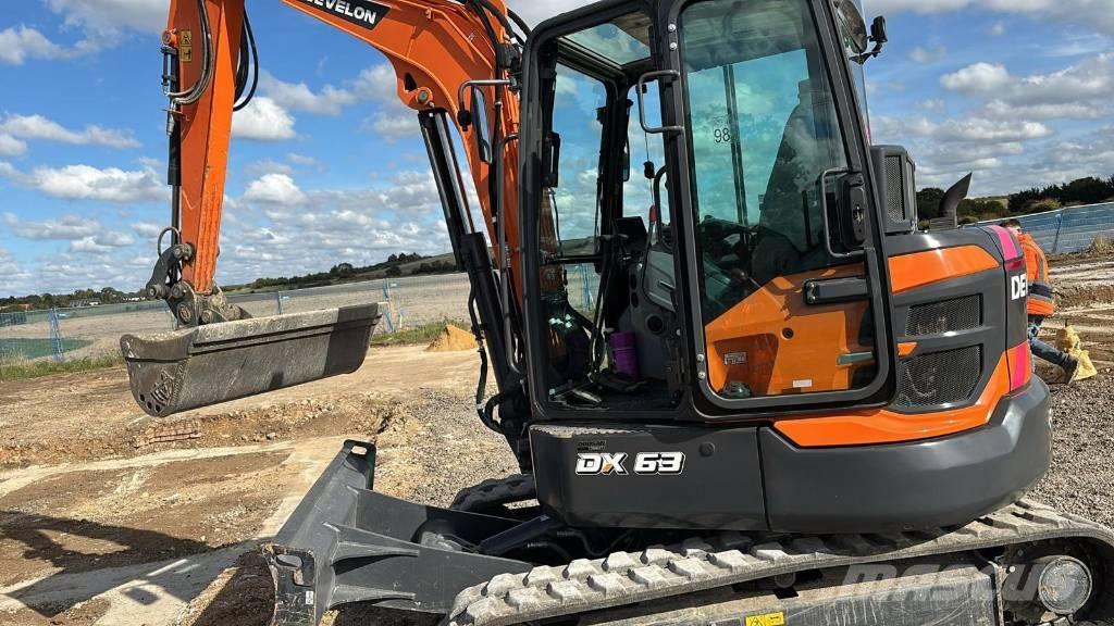 Develon DX 63-7 소형 굴삭기 7톤 미만