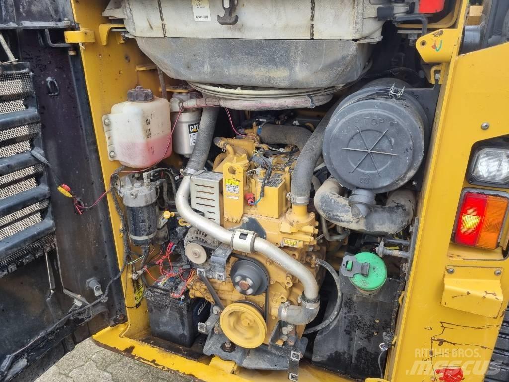 CAT 257 D  스키드로더