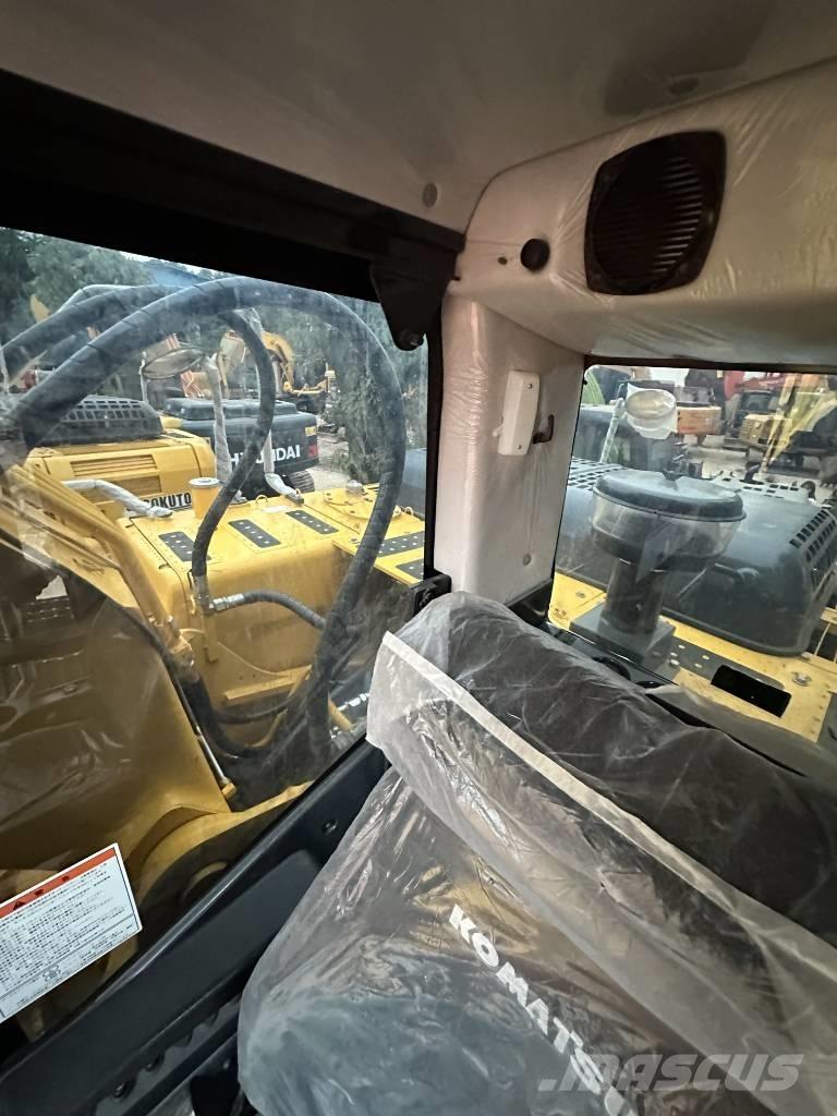 Komatsu PC 210 대형 굴삭기 29톤 이상