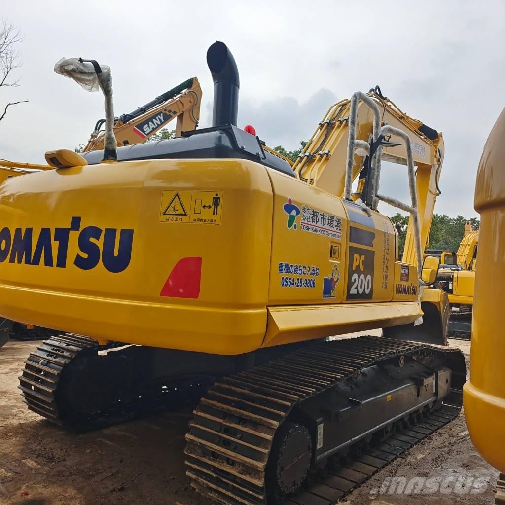 Komatsu PC 240 대형 굴삭기 29톤 이상