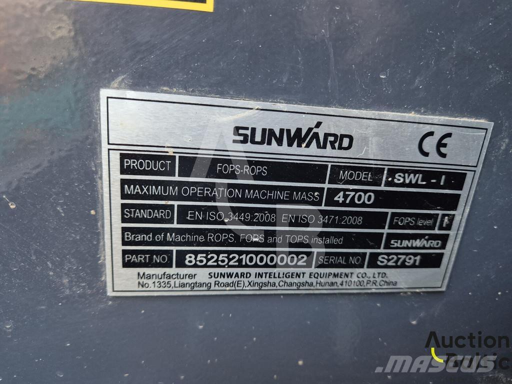 Sunward SWTL4538 궤도식 로우더