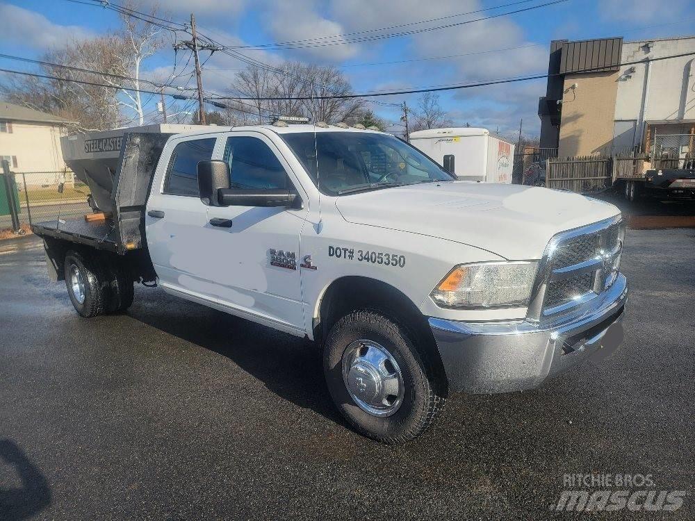 Dodge Ram 3500 플랫베드/드롭사이드 트럭
