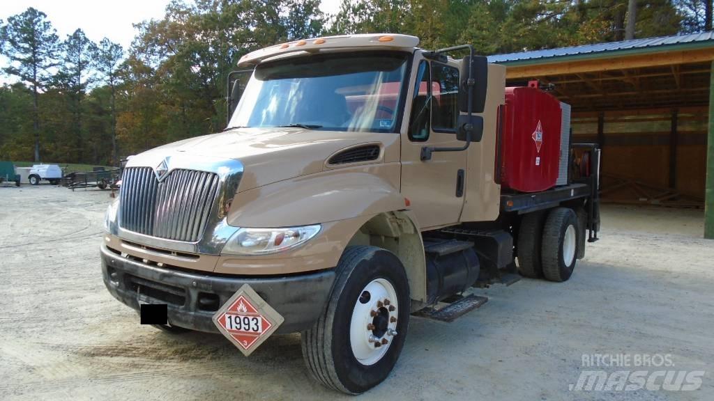 International 8500 탱커 트럭