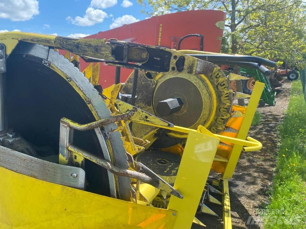 John Deere 8200 목초 수확기