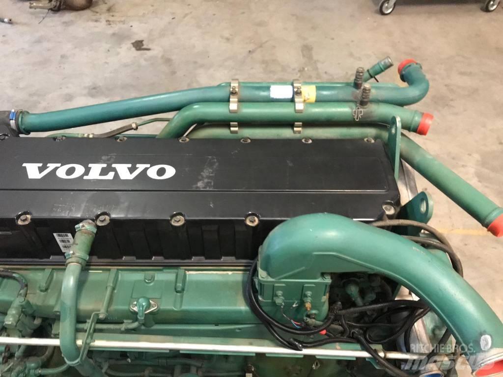 Volvo D12 엔진