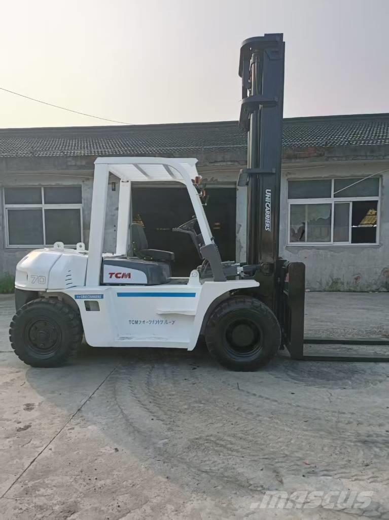 TCM FD 70 Z8 탑차 트럭