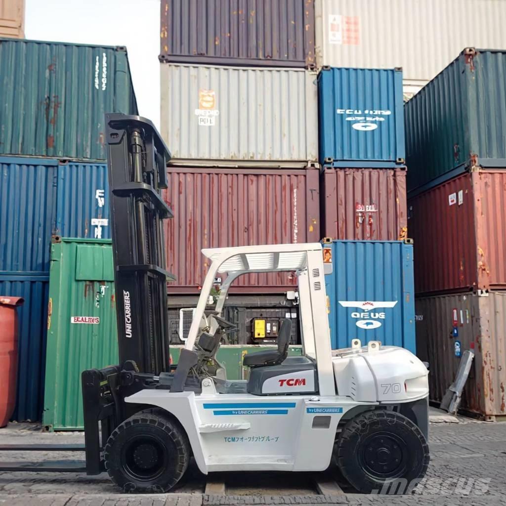 TCM FD 70 Z8 탑차 트럭