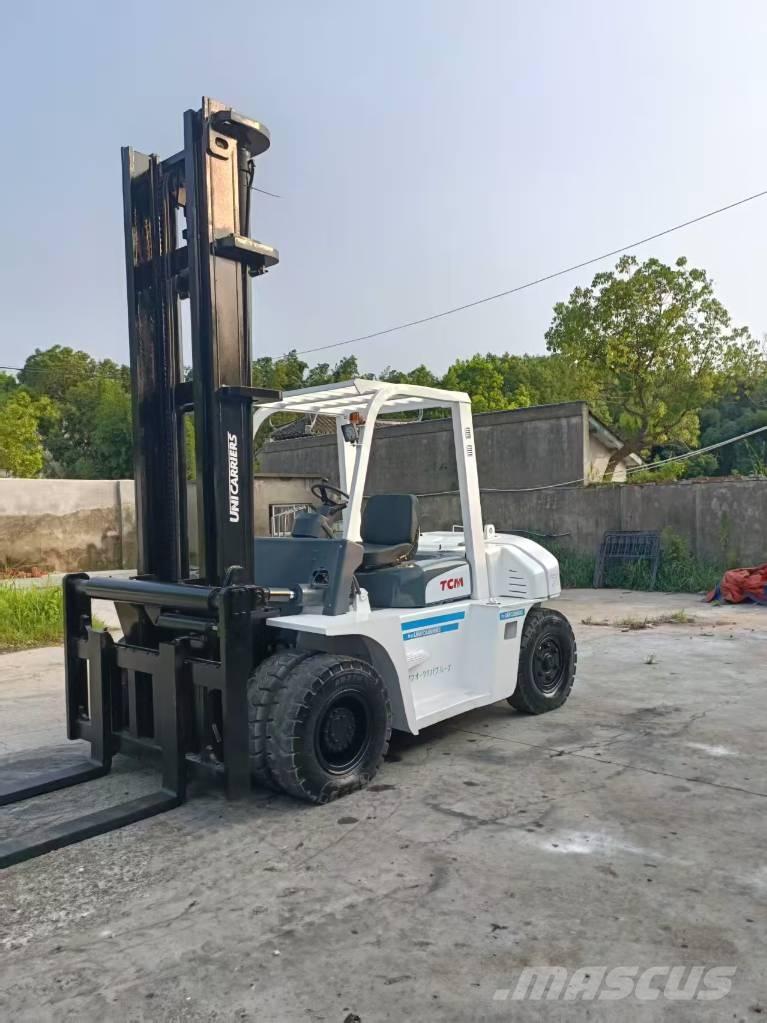 TCM FD 70 Z8 탑차 트럭