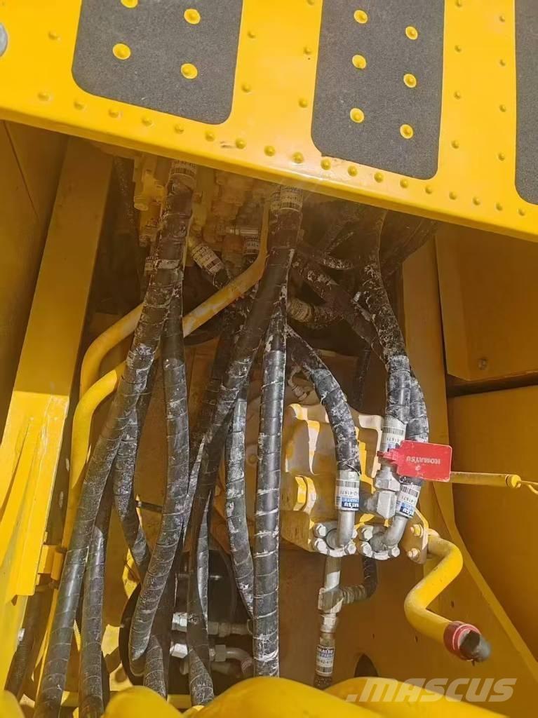 Komatsu 200-8 대형 굴삭기 29톤 이상