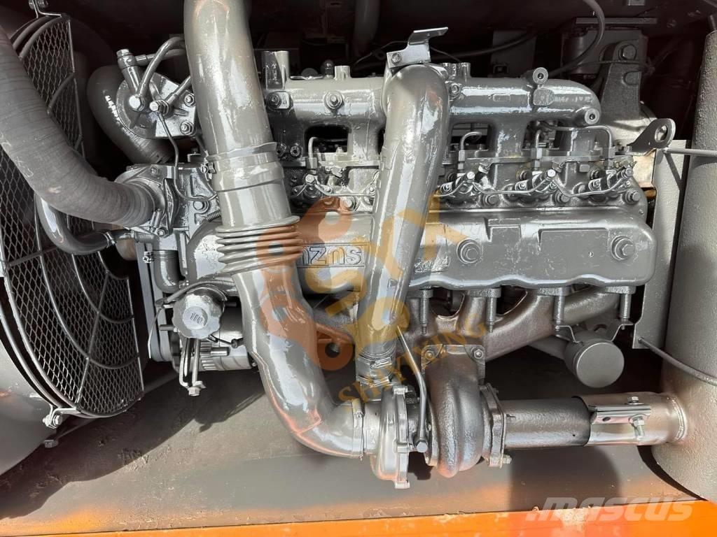 Hitachi EX 200 대형 굴삭기 29톤 이상