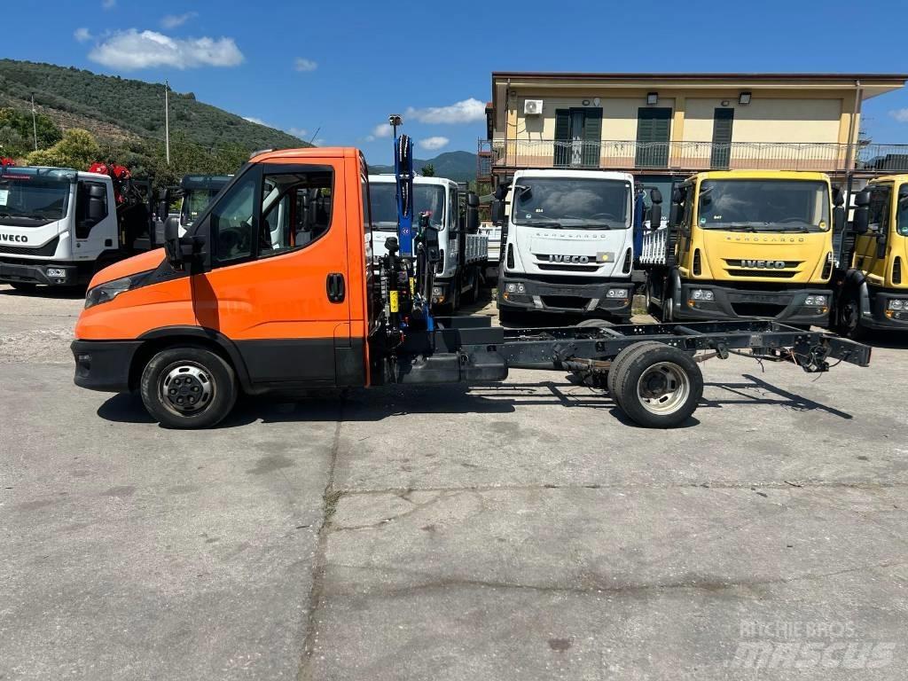 Iveco Daily 35-140 크레인 트럭