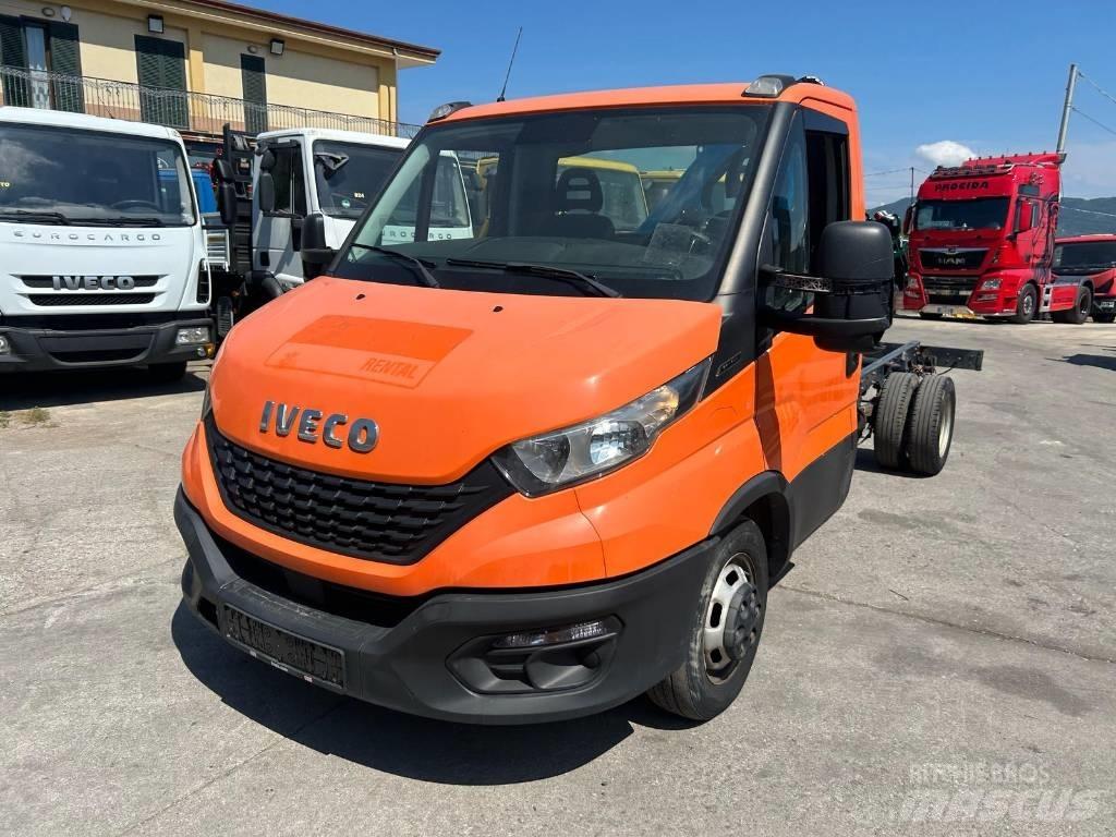 Iveco Daily 35-140 크레인 트럭