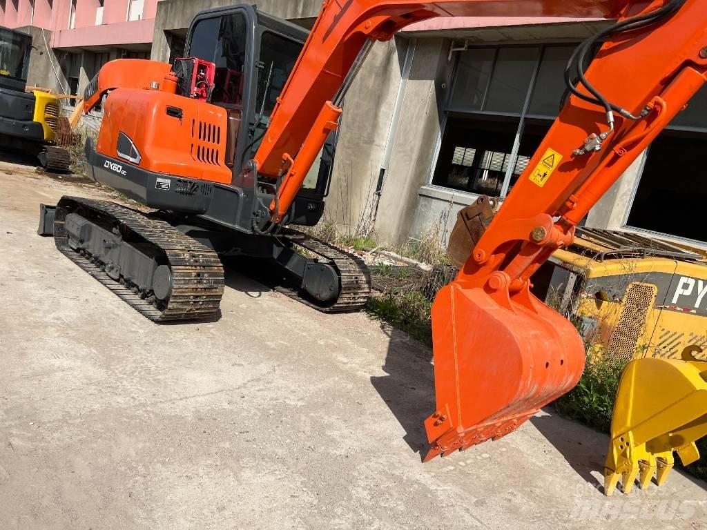 Doosan DX60 소형 굴삭기 7톤 미만