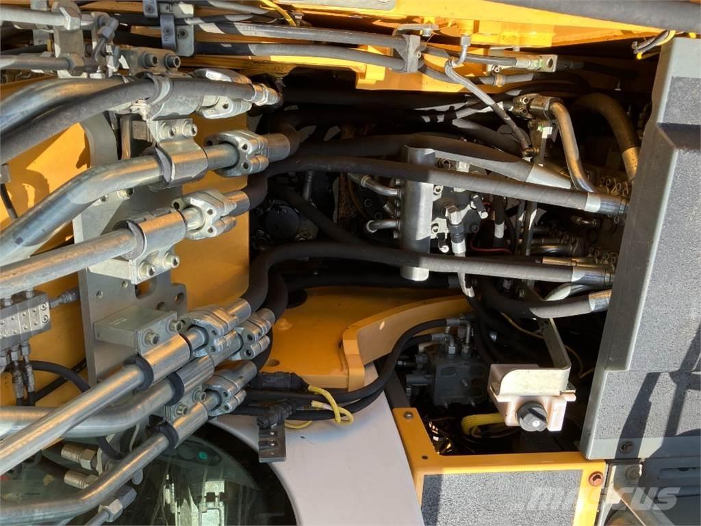 Liebherr R926 대형 굴삭기 29톤 이상