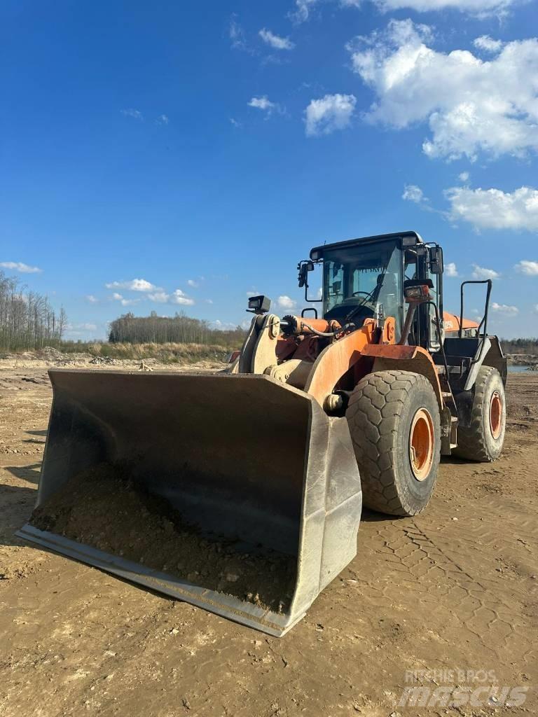 Hitachi ZW 250  휠로우더