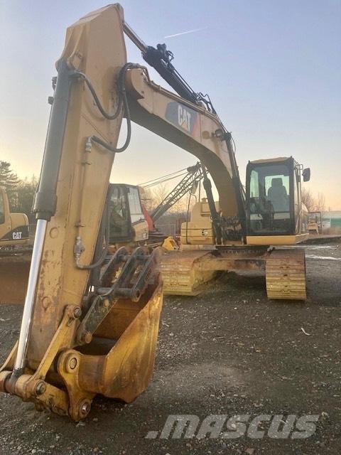 CAT 320 D 대형 굴삭기 29톤 이상