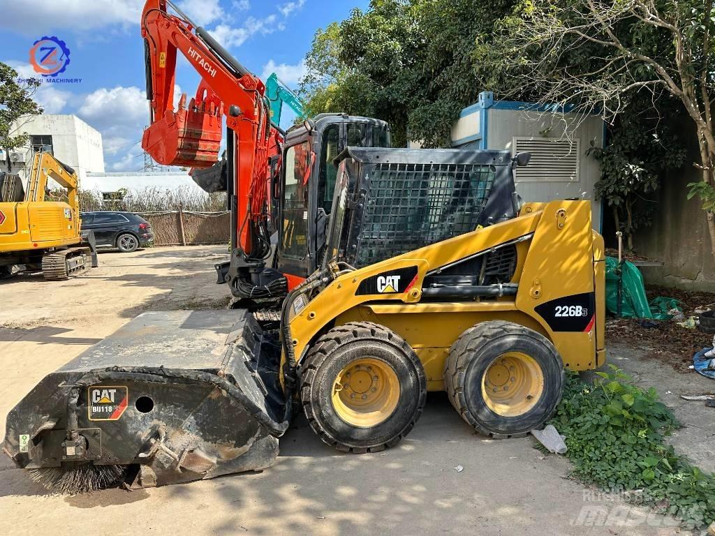 CAT 226 B  스키드로더
