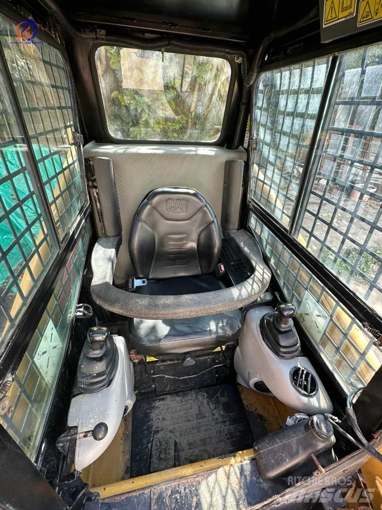 CAT 226 B  스키드로더