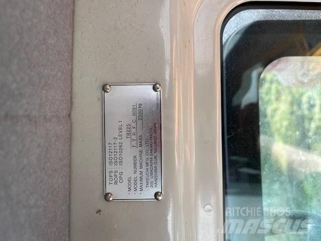 Takeuchi TB 225 소형 굴삭기 7톤 미만