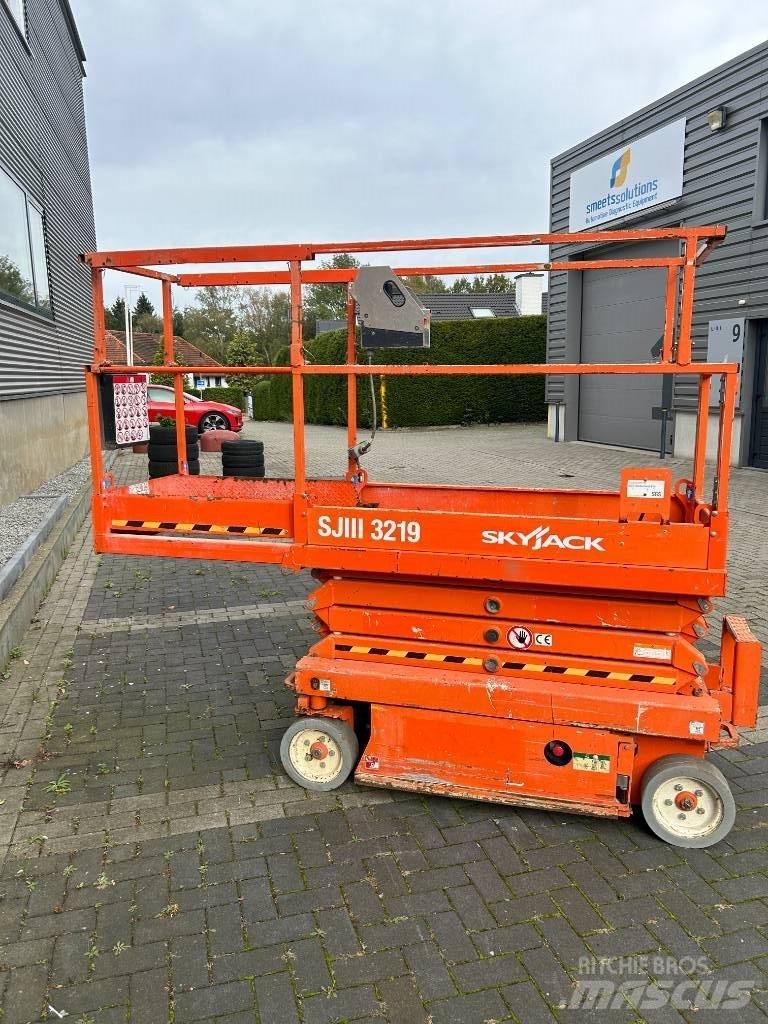 SkyJack SJ III 3219 가위형 리프트