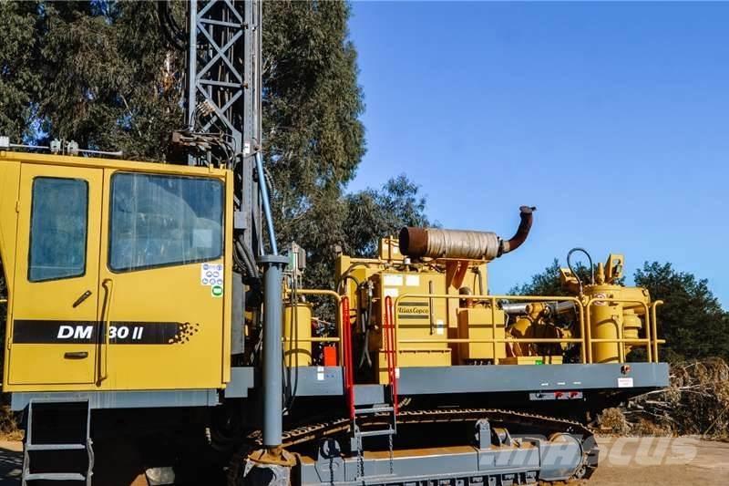 Atlas Copco DM30 도로 굴착기