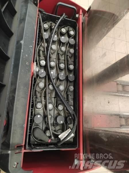 Manitou ES412 AC 보행식 리치 지게차