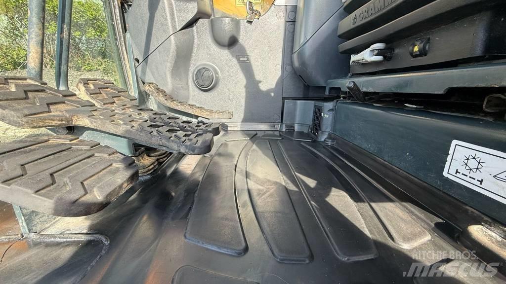 Hyundai HX 130 LCR 대형 굴삭기 29톤 이상