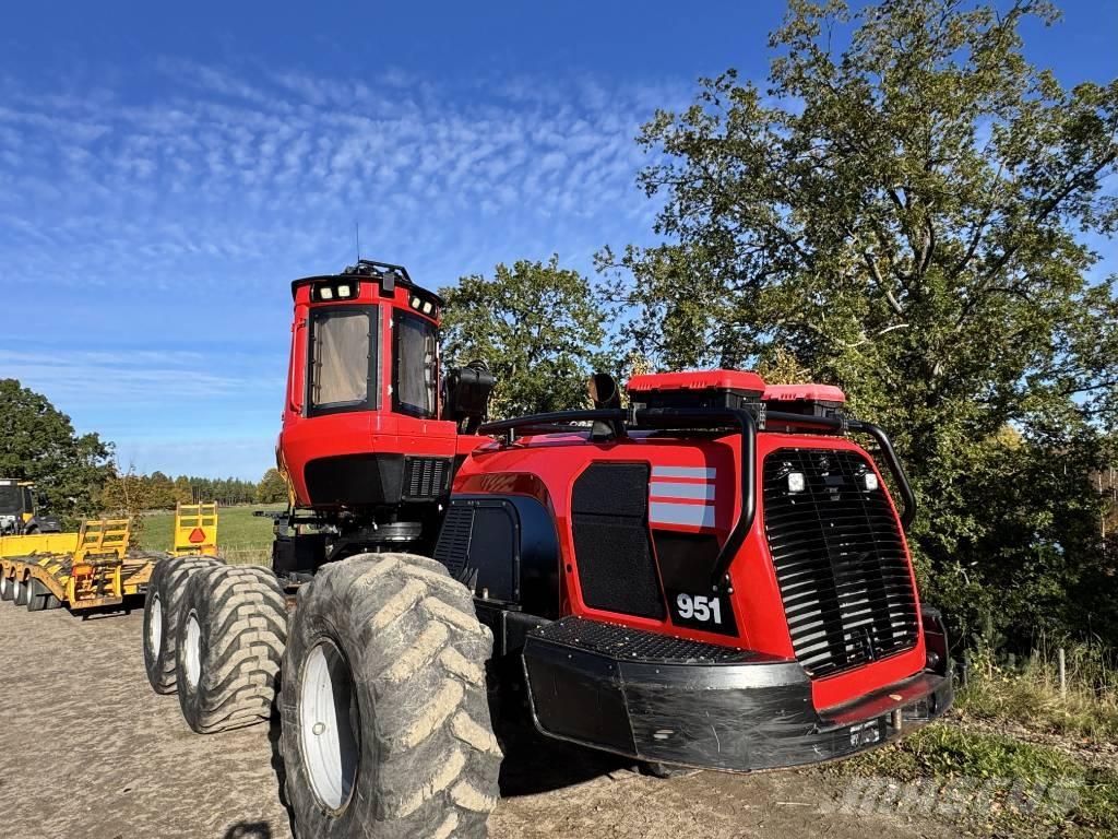 Komatsu 951 원목 하베스터