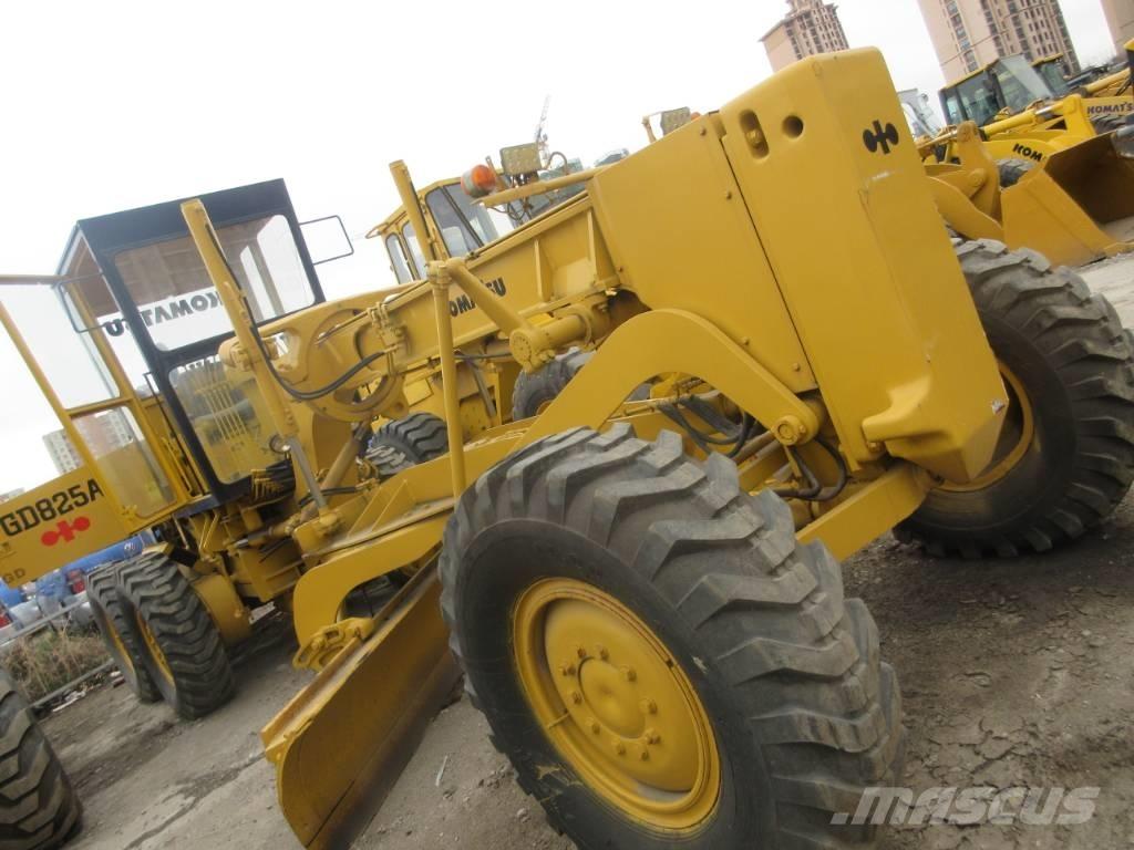 Komatsu GD 623 그레이더