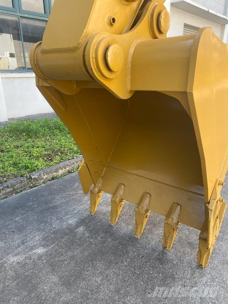 CAT 320 GC 대형 굴삭기 29톤 이상