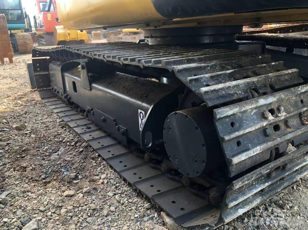 Komatsu 56-7 대형 굴삭기 29톤 이상
