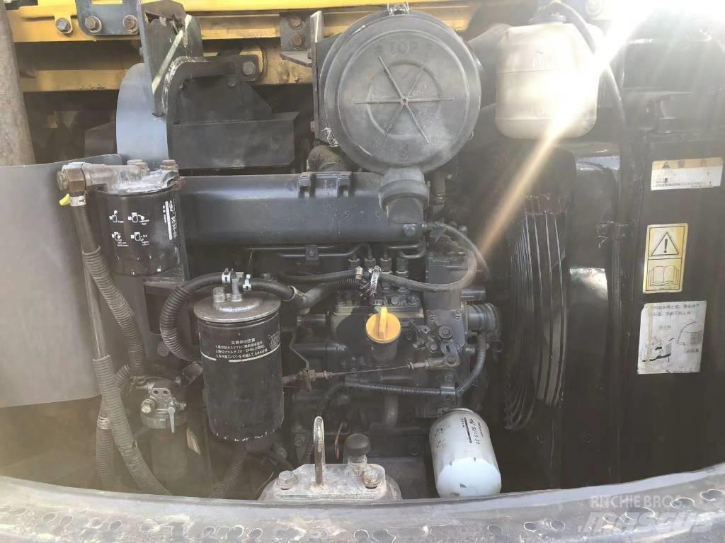 Komatsu 56-7 대형 굴삭기 29톤 이상