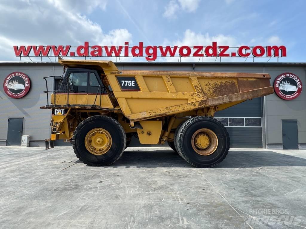 CAT 775 E 초대형 덤프 트럭