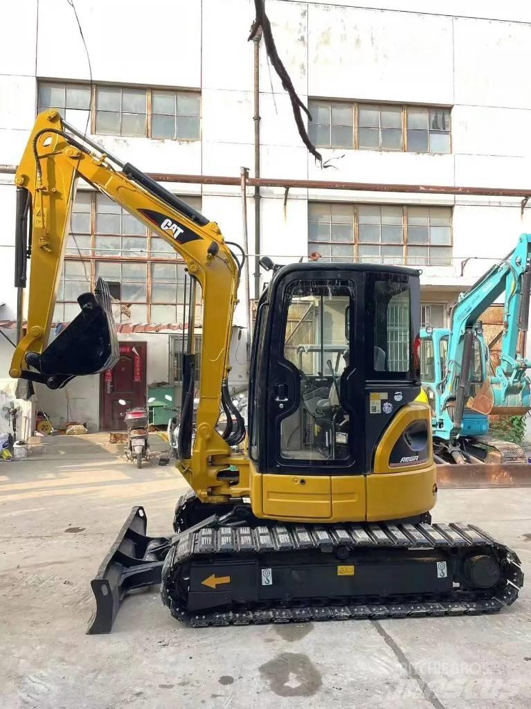 CAT 303.5 C CR 소형 굴삭기 7톤 미만
