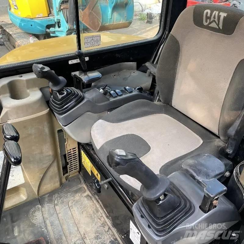 CAT 303.5 C CR 소형 굴삭기 7톤 미만