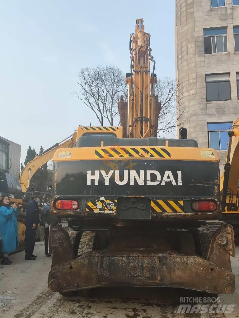 Hyundai 210W-9  휠 굴삭기