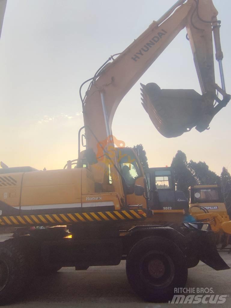 Hyundai 210W-9  휠 굴삭기