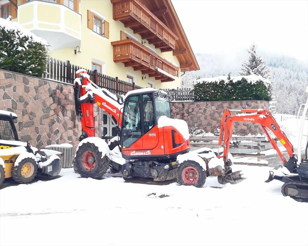 Euromach R555H 수륙양용 굴삭기