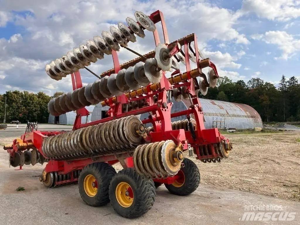 Väderstad Carrier820 디스크 하로우(쇄토기)