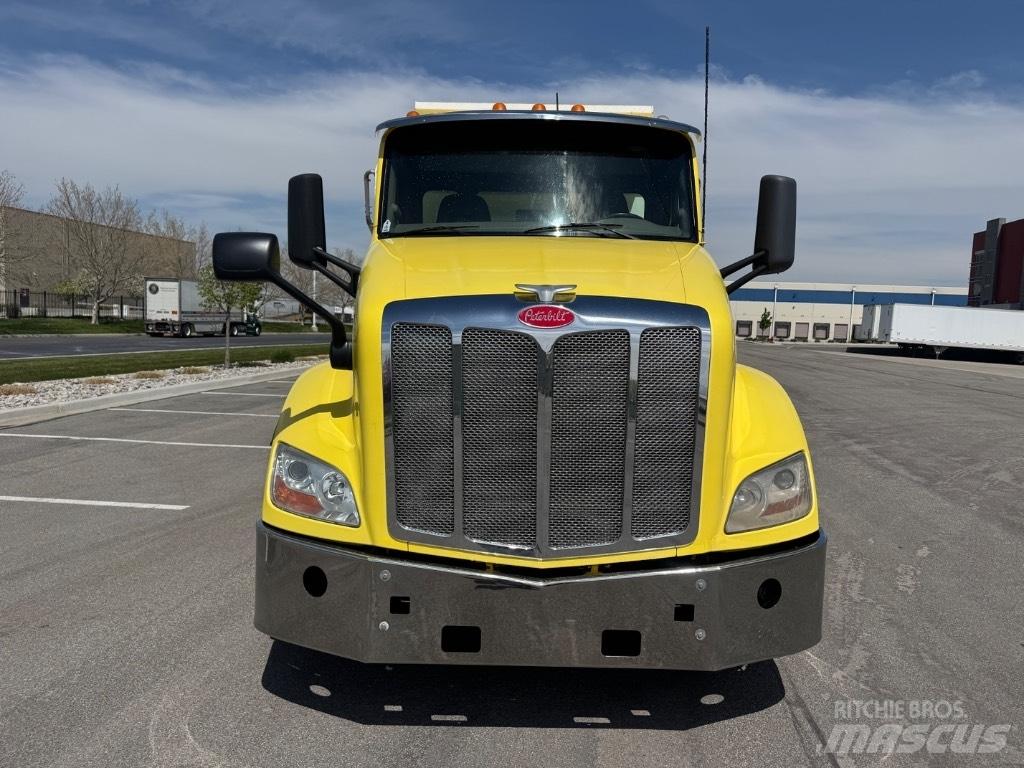 Peterbilt 579 덤프 트럭