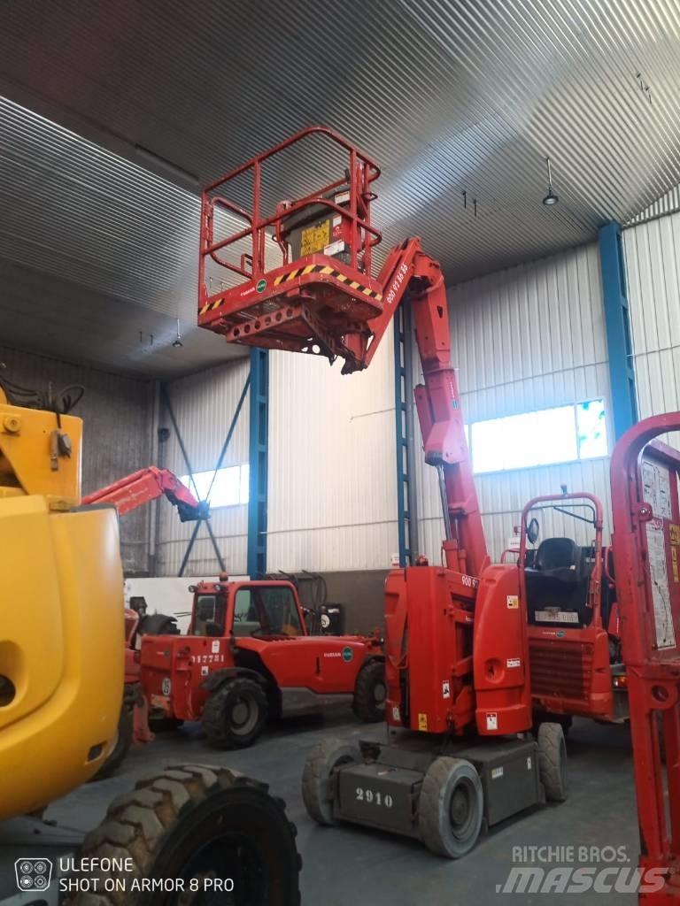 JLG E 300 AJP 관절형 전동이동 리프트