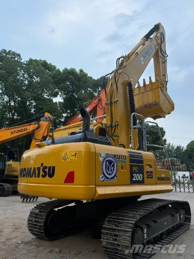 Komatsu PC 200-8 대형 굴삭기 29톤 이상