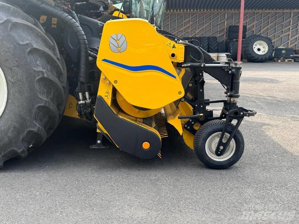 New Holland FR 550 자동 초지기계