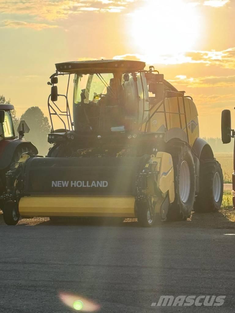 New Holland FR 550 자동 초지기계