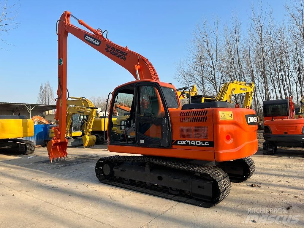 Doosan DX140 소형 굴삭기 7톤 미만