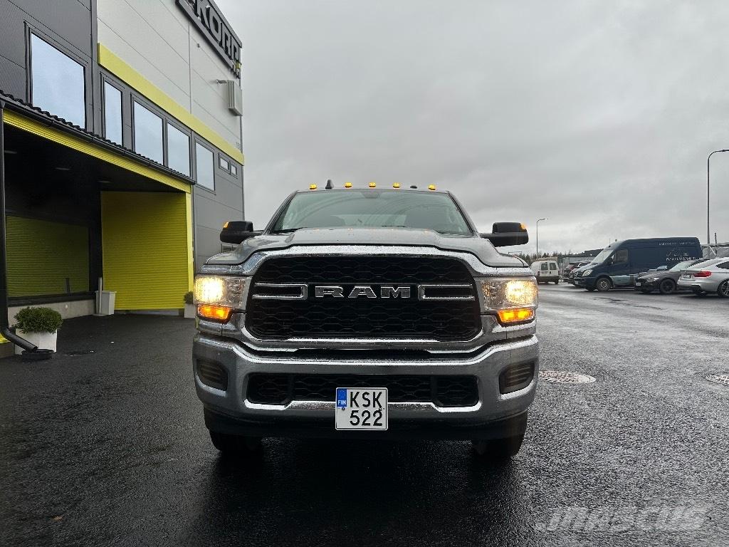 RAM 2500 Tradesman 픽업/드롭사이드