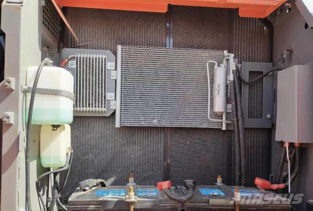 Hitachi ZX 240 대형 굴삭기 29톤 이상