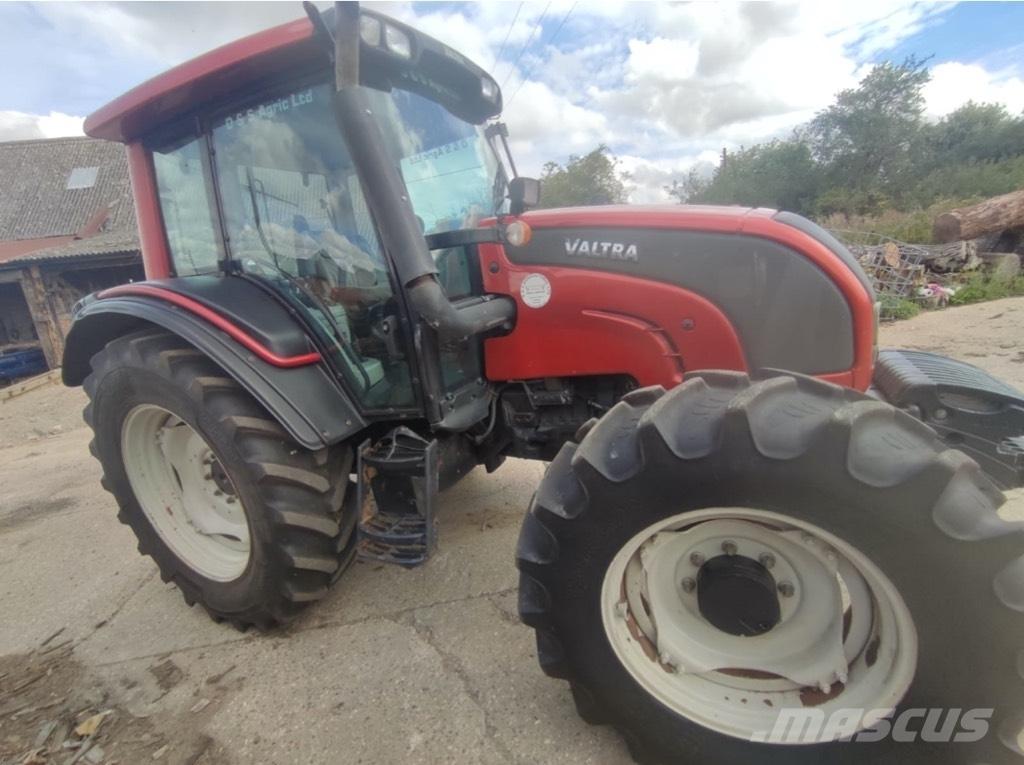 Valtra N 101 트랙터