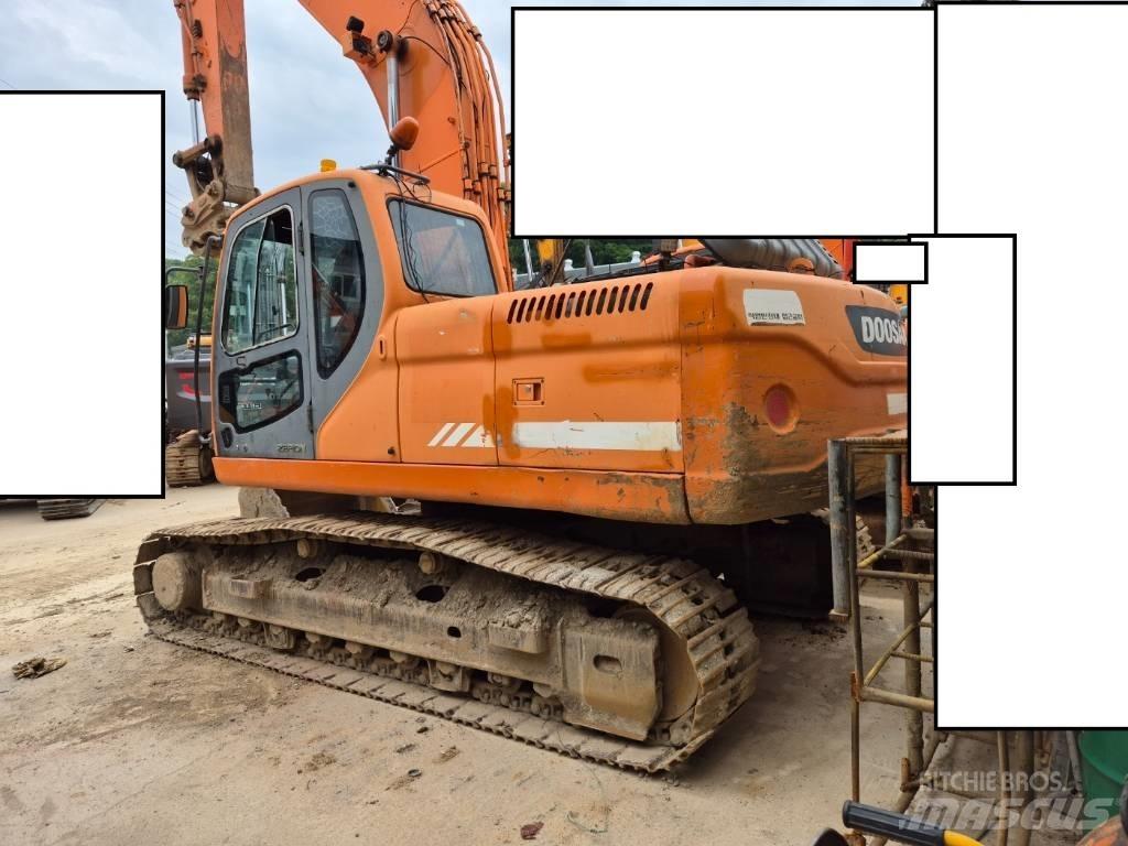 Doosan DX 220 LC-9 중형굴삭기 7톤-28톤